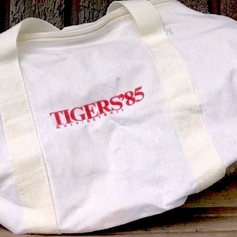 Rare DETROIT TIGERS 1985 World Series Duffel Bag